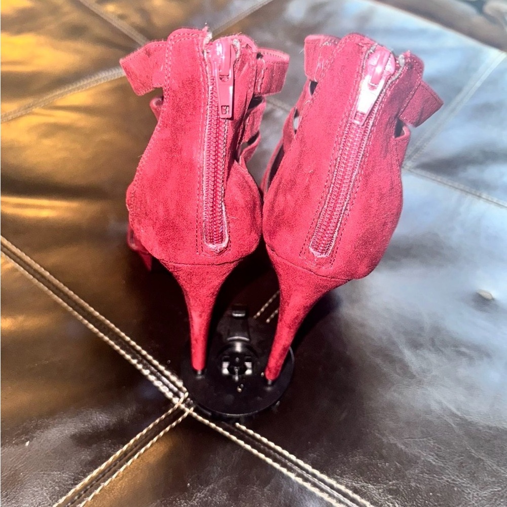 Women's Suede Strappy Sandal Heels - Wine Pink - Picture 3 of 3